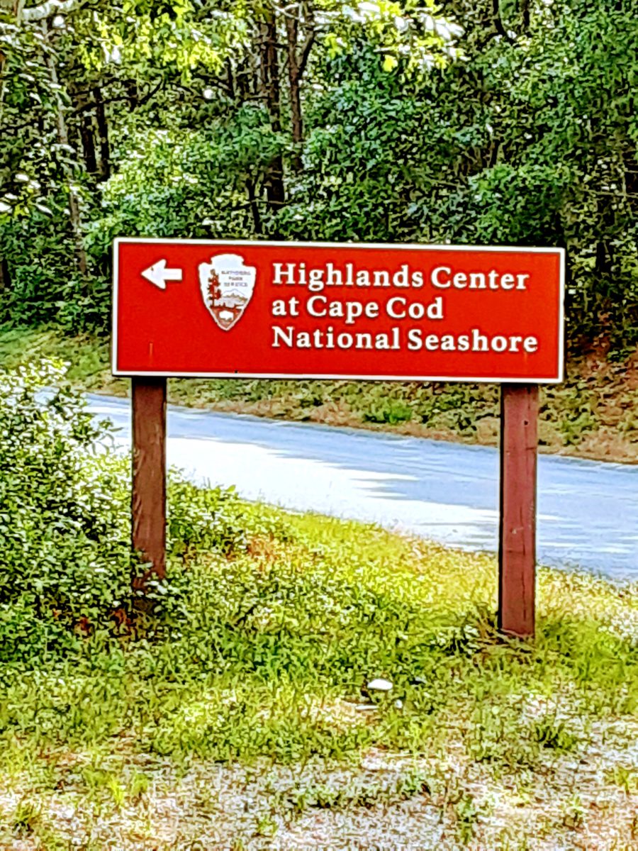 Highlands Center sign in red